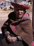 43 greise Indianerin in Chinchero
